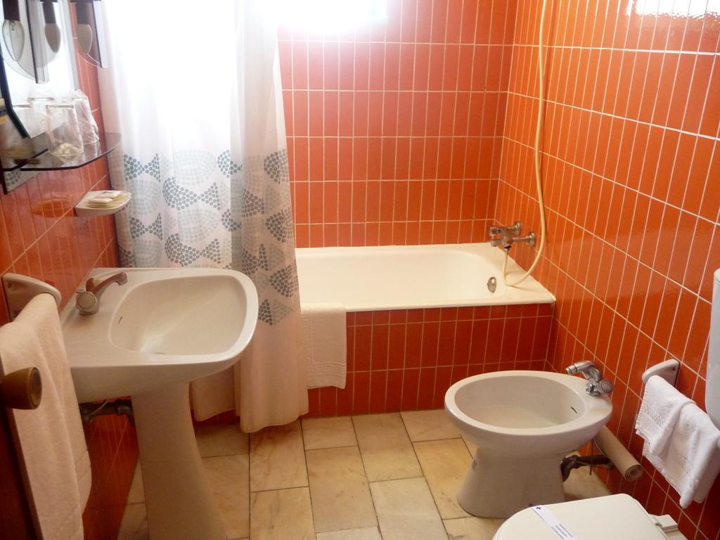 Hotel Tamargueira Фигейра да Фош Стая снимка