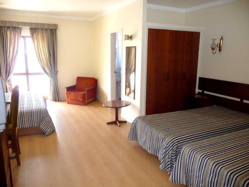 Hotel Tamargueira Фигейра да Фош Стая снимка