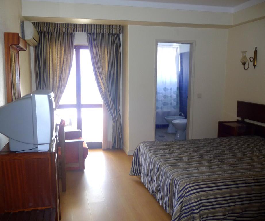 Hotel Tamargueira Фигейра да Фош Стая снимка