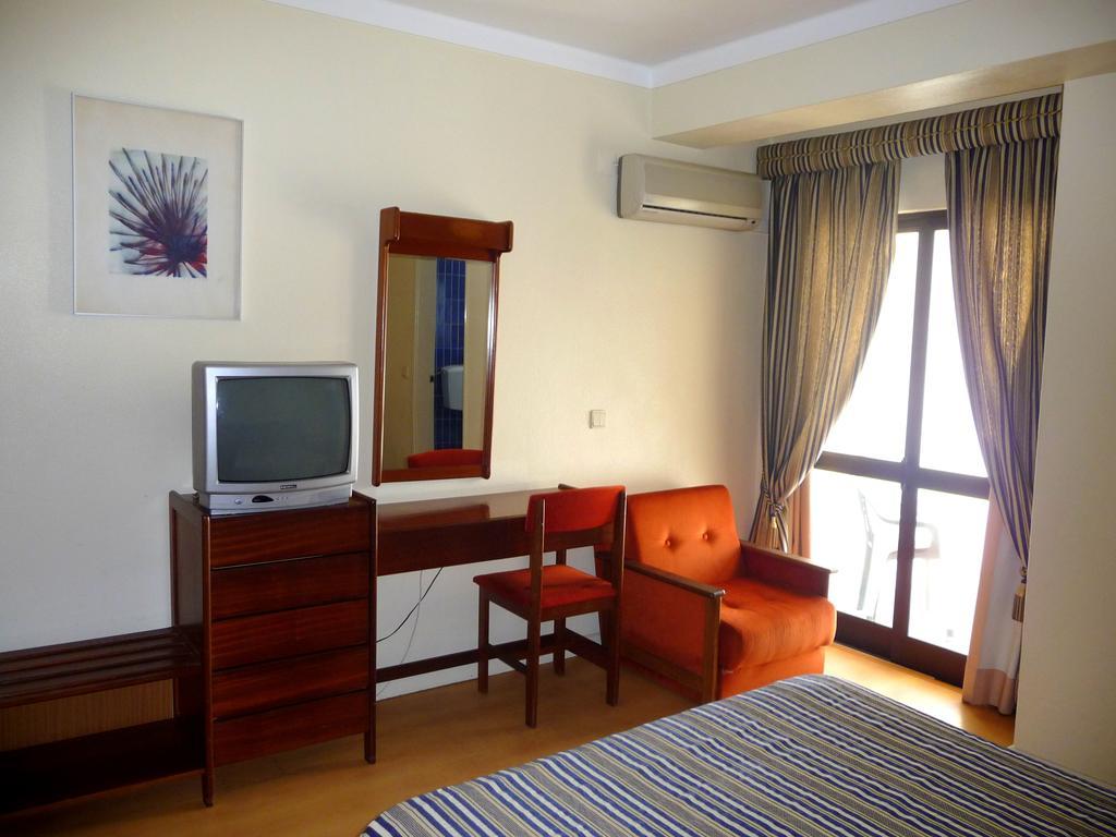Hotel Tamargueira Фигейра да Фош Стая снимка