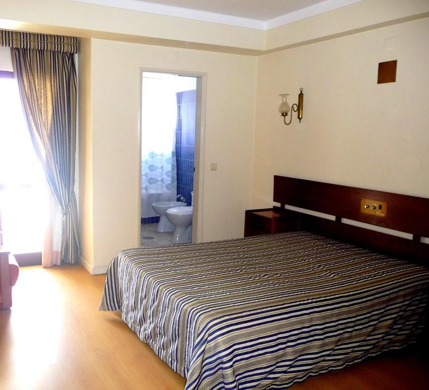 Hotel Tamargueira Фигейра да Фош Стая снимка