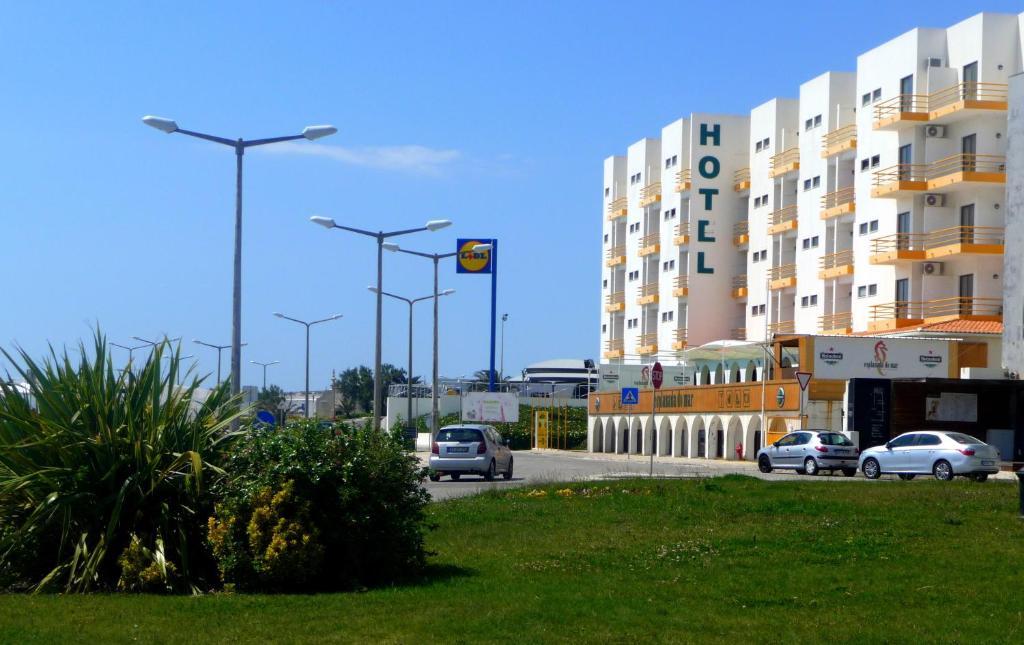 Hotel Tamargueira Фигейра да Фош Екстериор снимка