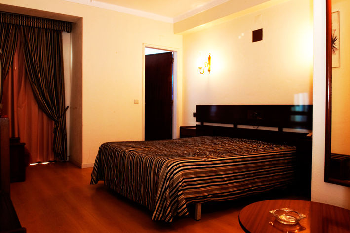Hotel Tamargueira Фигейра да Фош Екстериор снимка